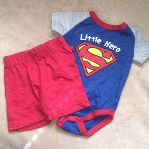 💰5/$25💰 2pc Superman onesie and shorts